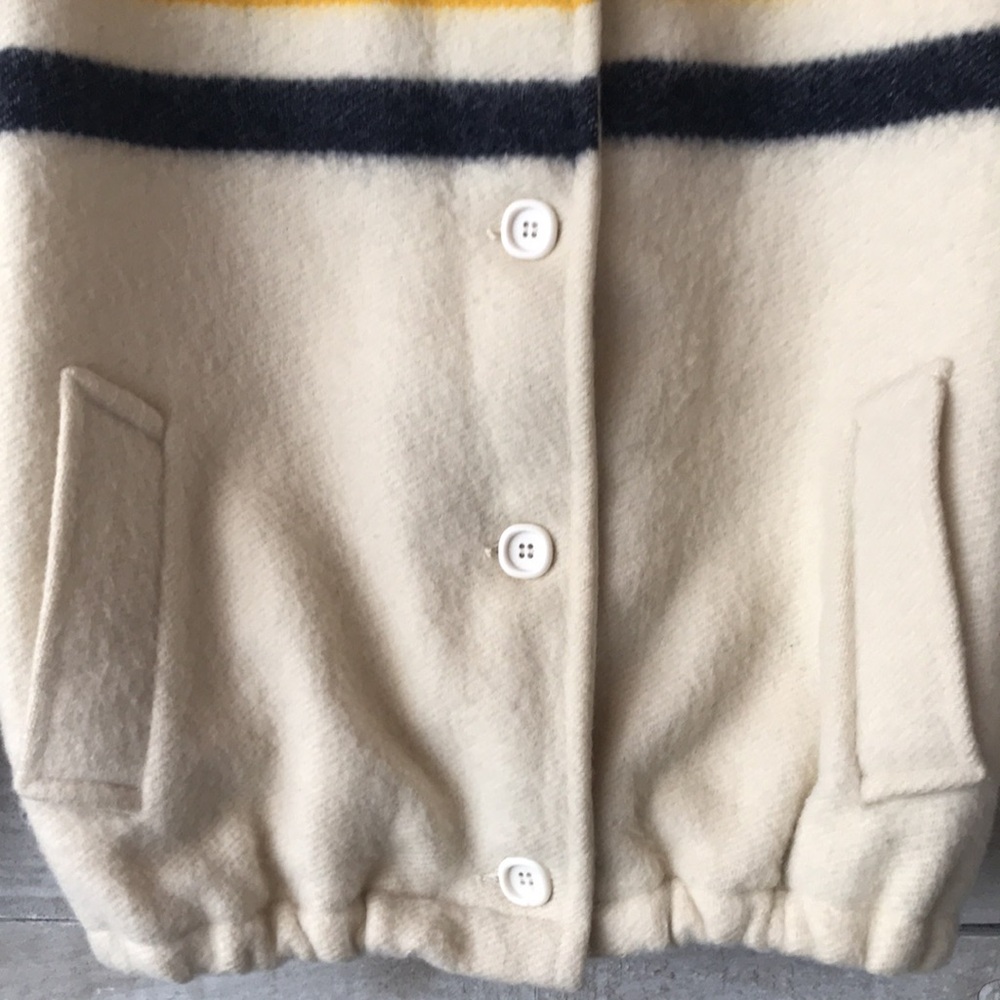Iconic 1980s Hudson’s Bay quilted jacket - Picture 10 of 14